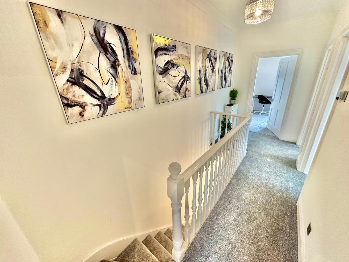 Chic Apartment In Central Bournemouth With Parking Экстерьер фото