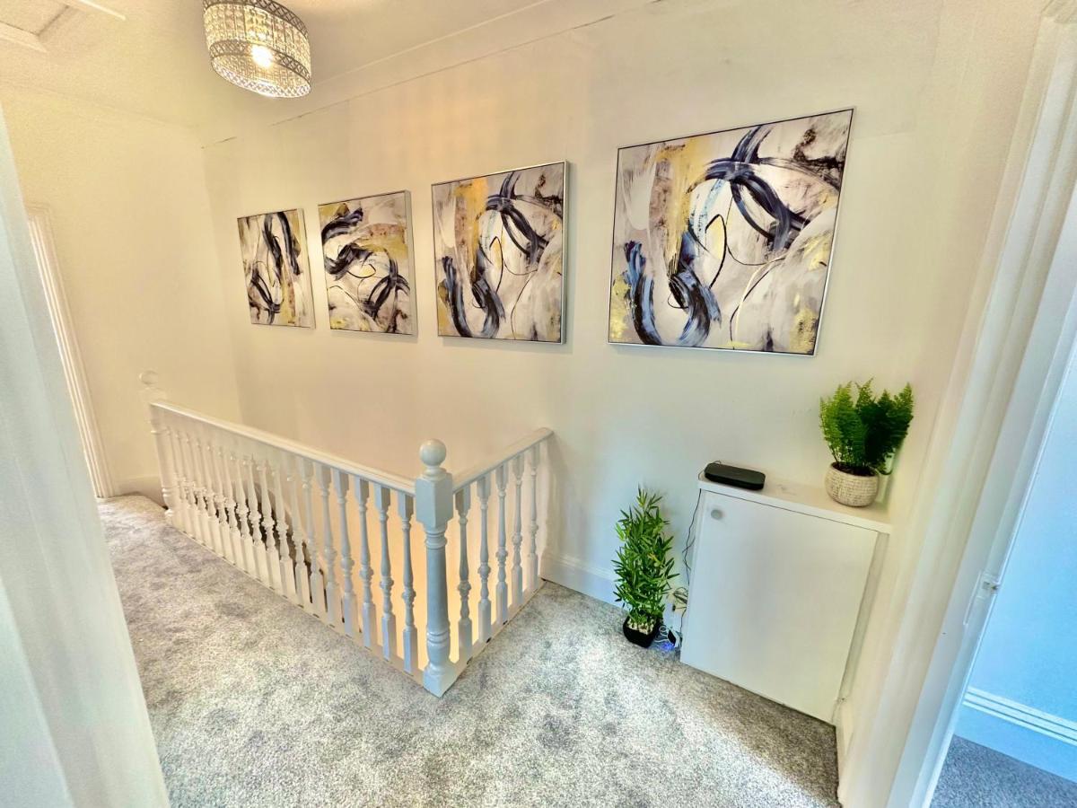 Chic Apartment In Central Bournemouth With Parking Экстерьер фото
