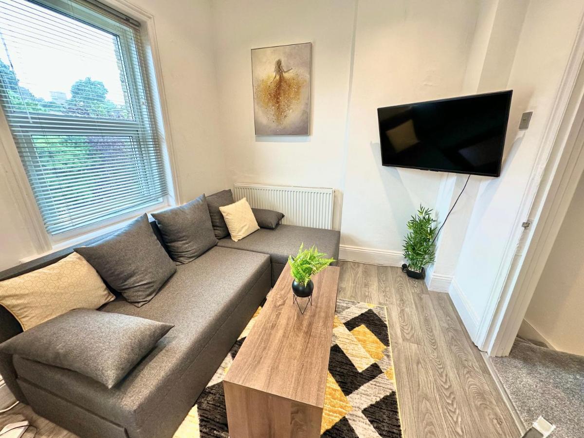 Chic Apartment In Central Bournemouth With Parking Экстерьер фото